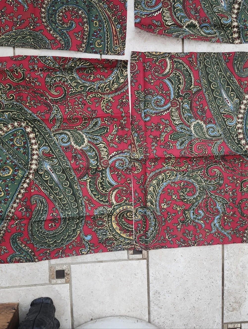 Lauren Ralph Lauren Bridgette Paisley Linen Tablecloth & 8 Matching Linens Set